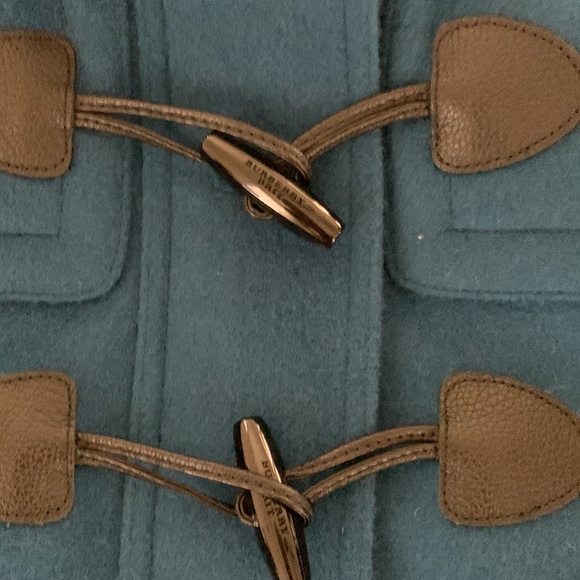 I am selling a turquoise size 8 Burberry jacket. - Picture 3 of 6